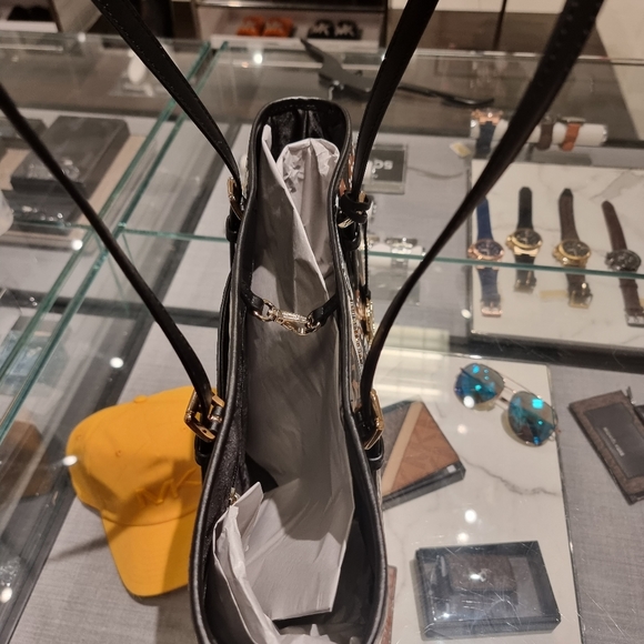 Michael Kors 3 Piece Bundle - Picture 10 of 16